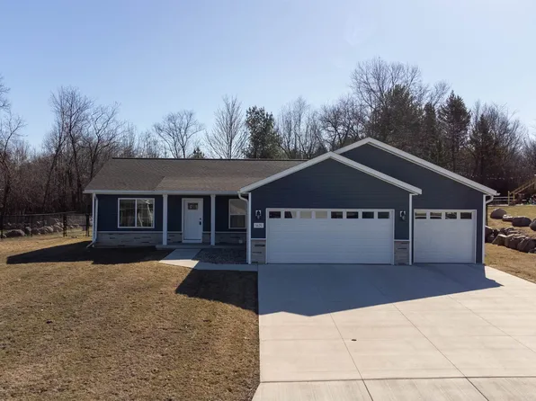 1625 Rotary St, Waupaca, WI 54981