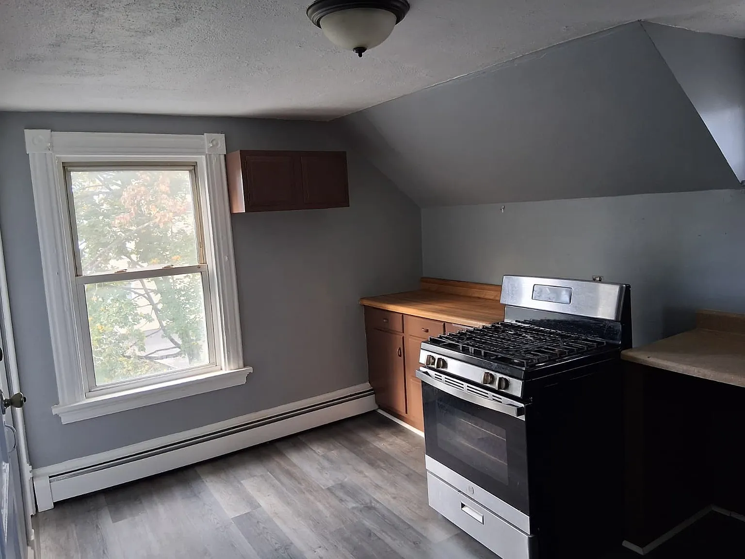 143 Edgewood Street - 3 — Photo 3