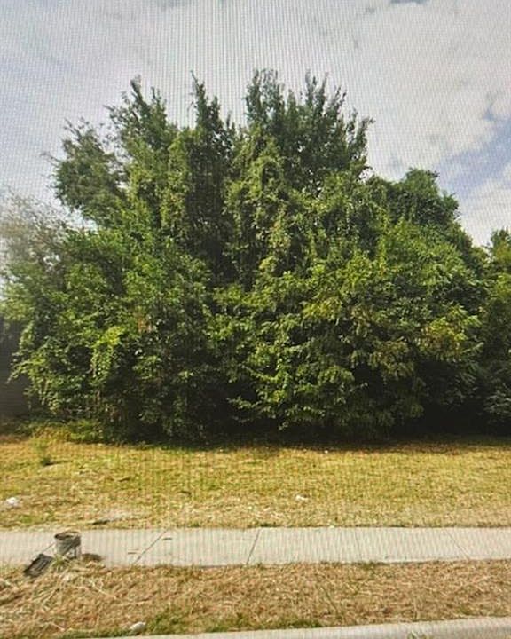 1st image of 2016 Prospect Ave