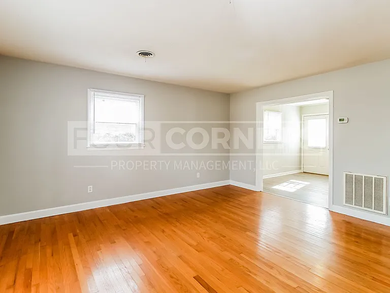 1019 Cypress Drive — Photo 4