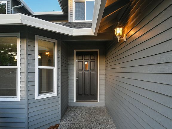 4th image of 16013 NE 6th Cir