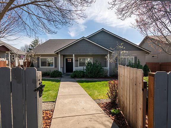 2nd image of 584 Barton Rd