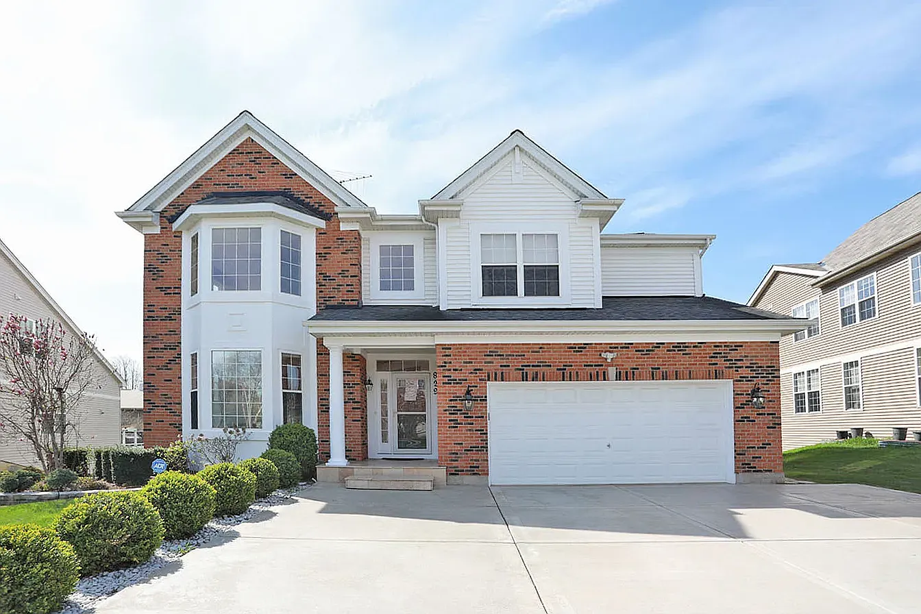 6 bed, 3497 sqft, $4,500 — Photo 1