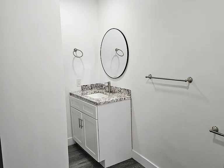 325 N Normandie Ave — Photo 17