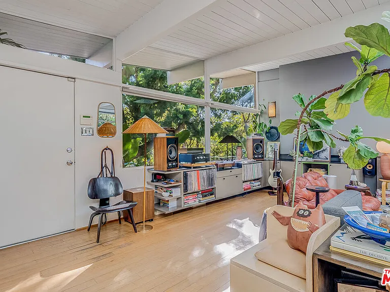 7979 Willow Glen Rd — Photo 3