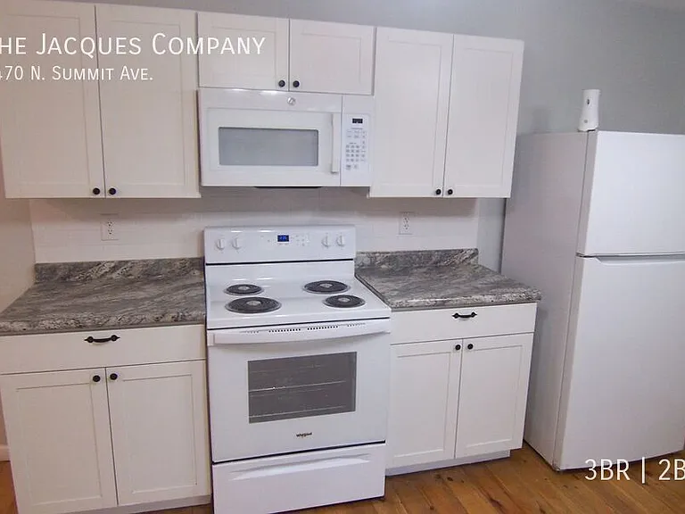1470 N Summit Ave — Photo 6