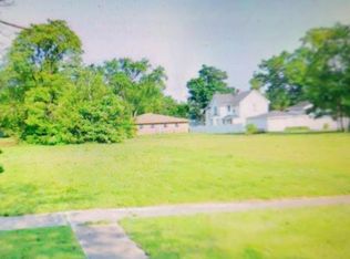 215 N Rosewood Ave, Kankakee, IL 60901