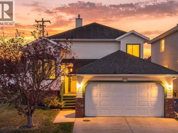 184 Hidden Cir NW, Calgary, AB T3A 5G8