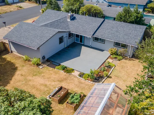 347 NE 10th Ct, Newport, OR 97365