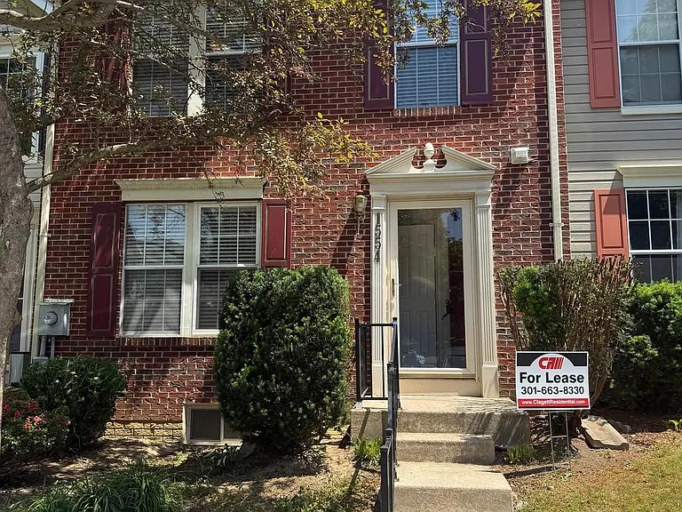 1554 Beverly Ct — Photo 1