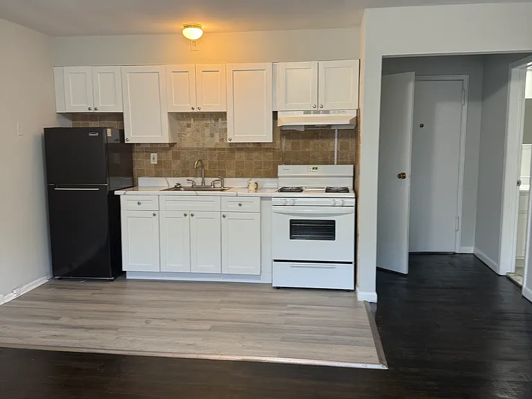 564 Anderson Ave #B1 — Photo 1