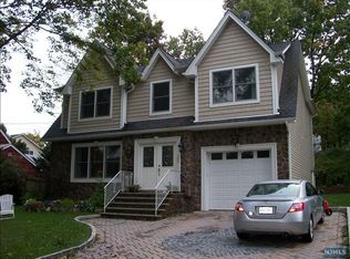 165 7th St, Cresskill, NJ 07626