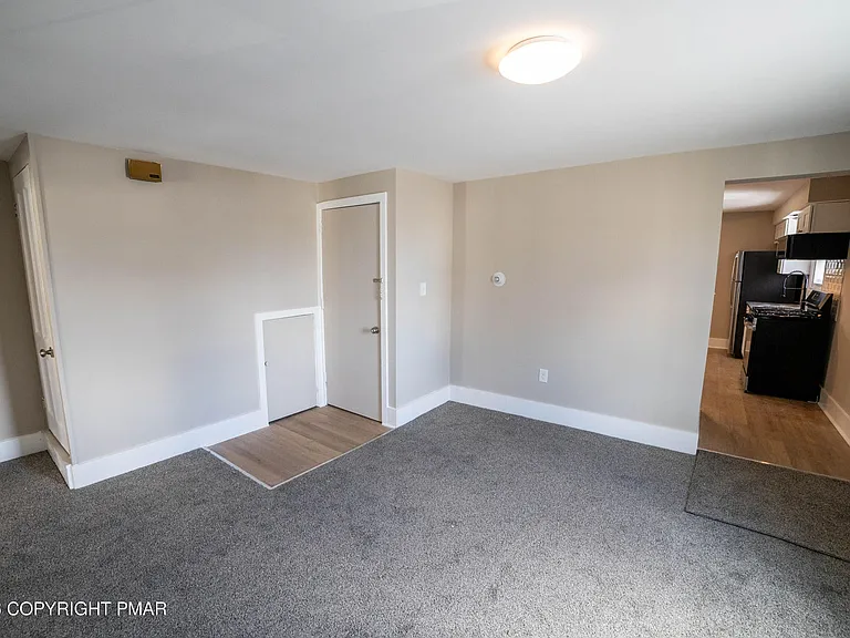 811 Monroe St #1 — Photo 3