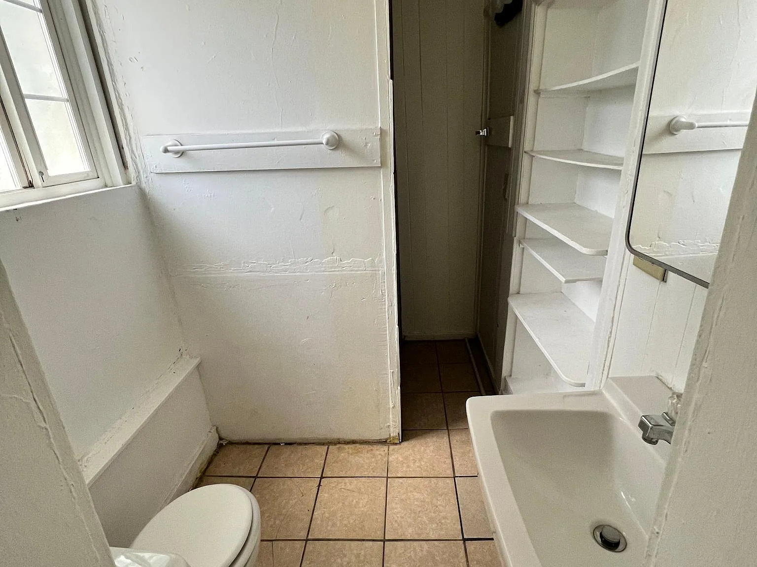 403 N 700 W — Photo 3