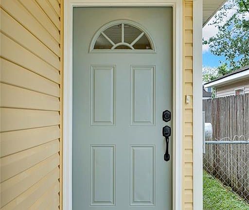 3rd image of 3546 Meadow Park Ln