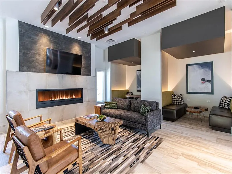 6 West Apartments — Photo 14