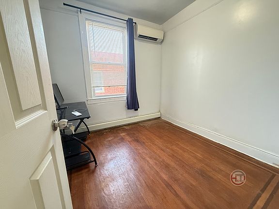 5th image of 2889 E 195th St Floor 2