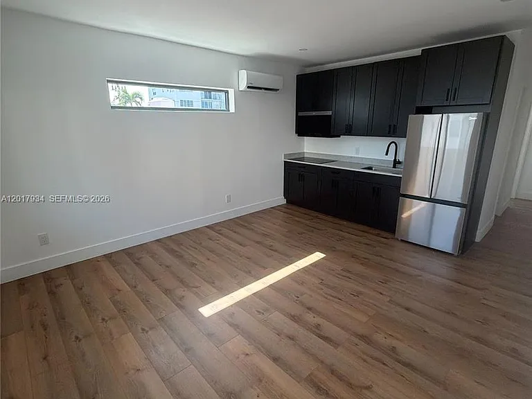 7801 Byron Ave #3 — Photo 2