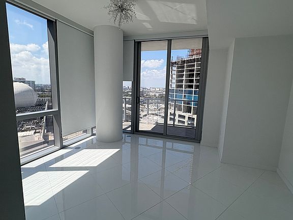 4th image of 851 NE 1st Ave #250