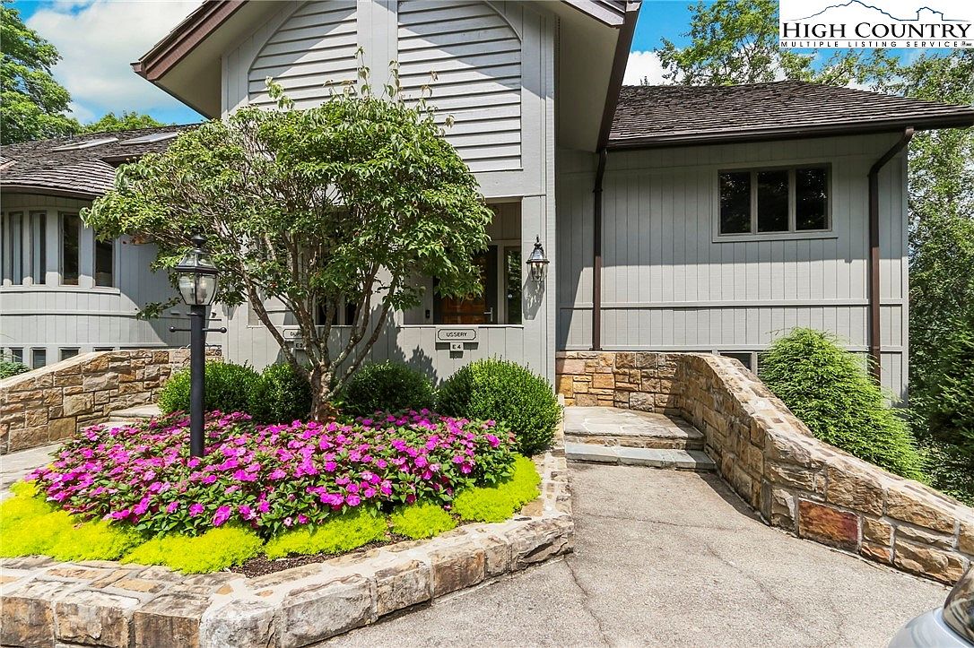 490 Clubhouse Drive UNIT E4