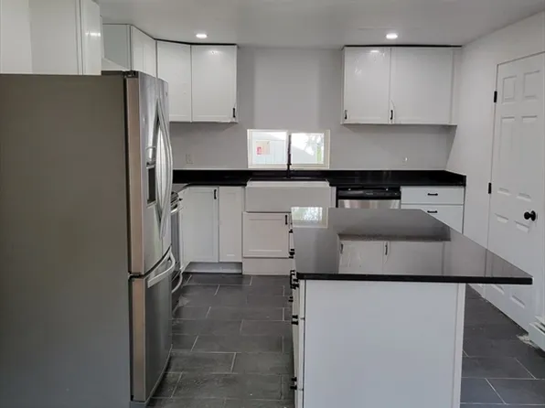 3 Rogers St, Worcester, MA 01604