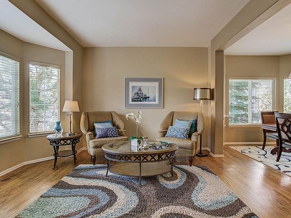 Spacious living room