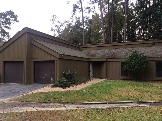1st image of 108 Fairway Cir