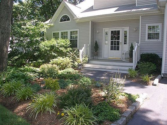 3rd image of 30 Wildflower Dr