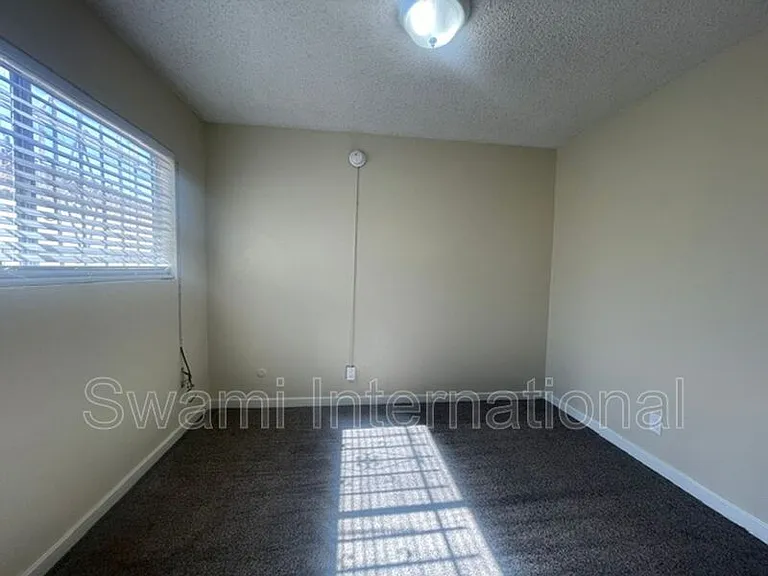 400 E 120th St #5 — Photo 11