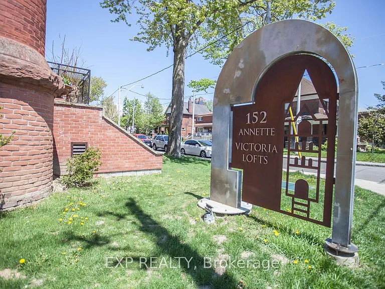 152 Annette St #206 — Photo 4