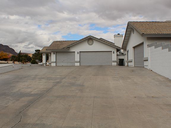 3 Car Garage