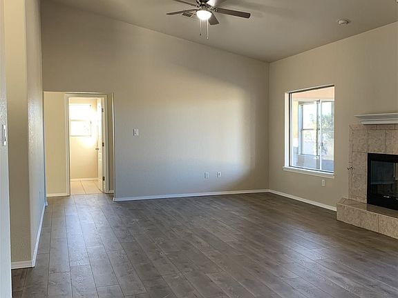 5th image of 405 Oakmont Pl