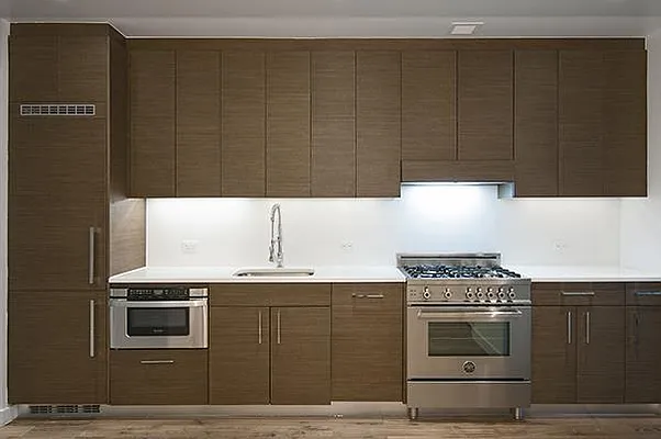 Rented by R New York | media 9