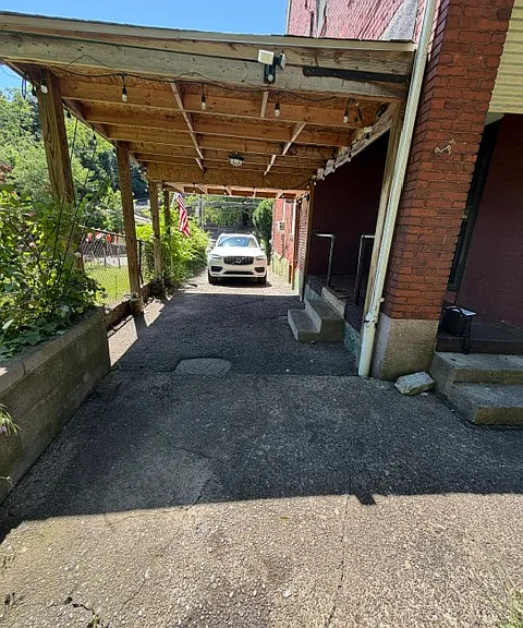 142 Robinson St — Photo 11