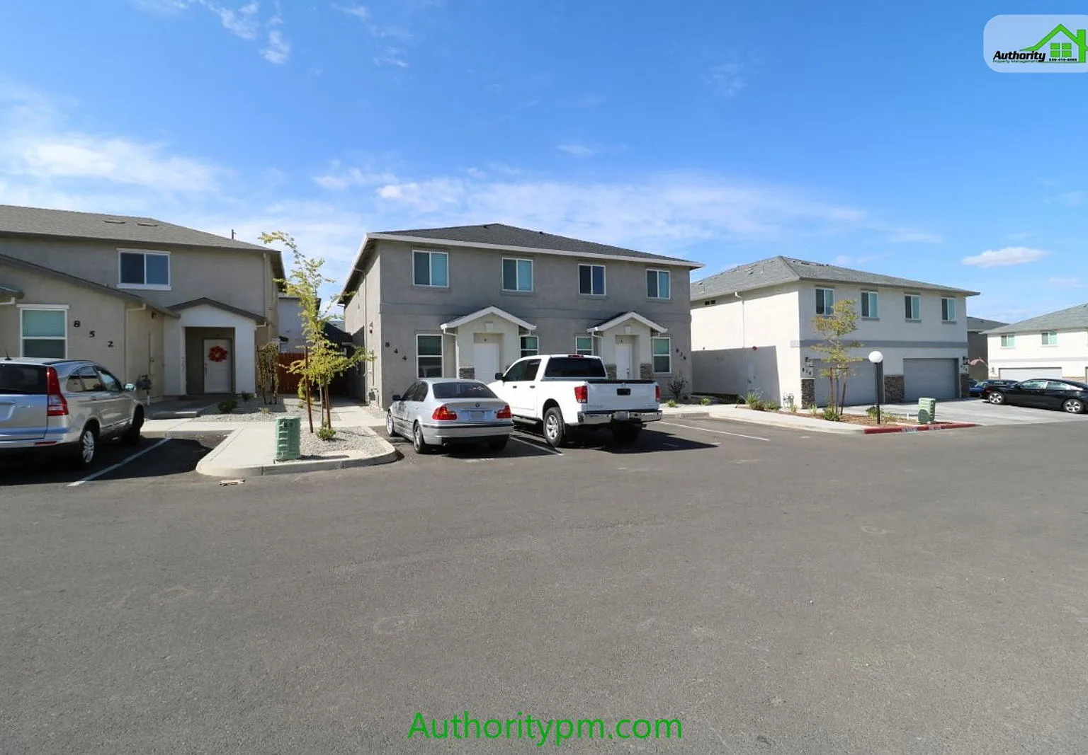 4 bed, 2.5 bath, 1768 sqft, $2,195 — Photo 2