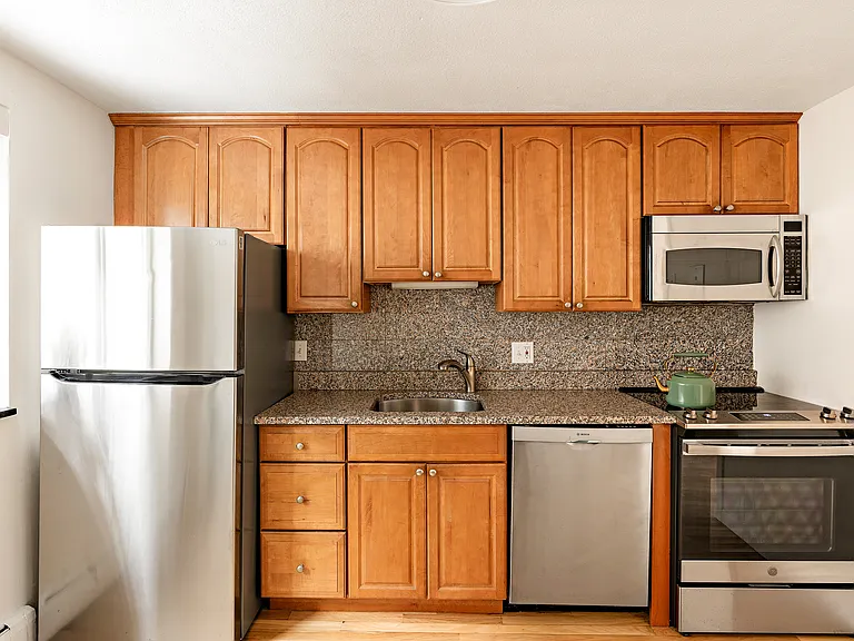 5 Centre St #32 — Photo 8