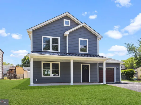 264 Birch Dr, Levittown, PA 19054