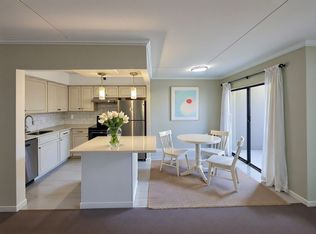 5756 Village Green Dr APT F, Alexandria, VA 22309