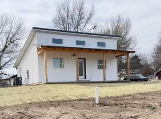 832 E Buffalo St, Bolivar, MO 65613