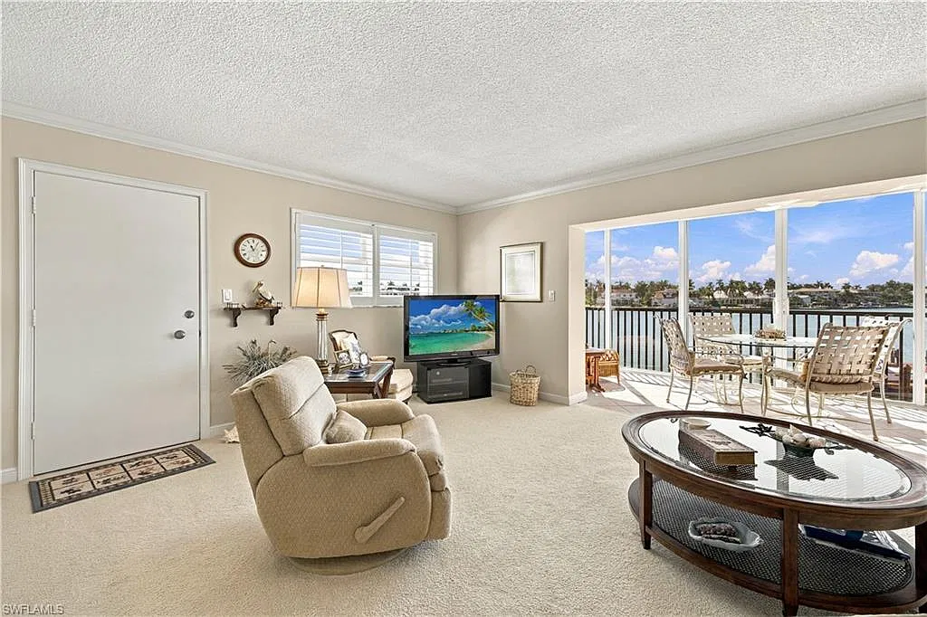 2 bed, 2.0 bath, 1433 sqft, $7,500 — Photo 2