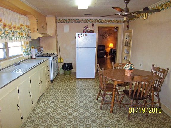 3rd image of 1113 Henderson St