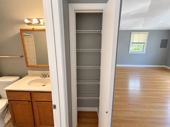 5th image of 757B Alloway St #B