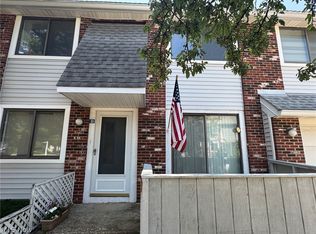 5484 Wildwood Ct APT B, Willoughby, OH 44094