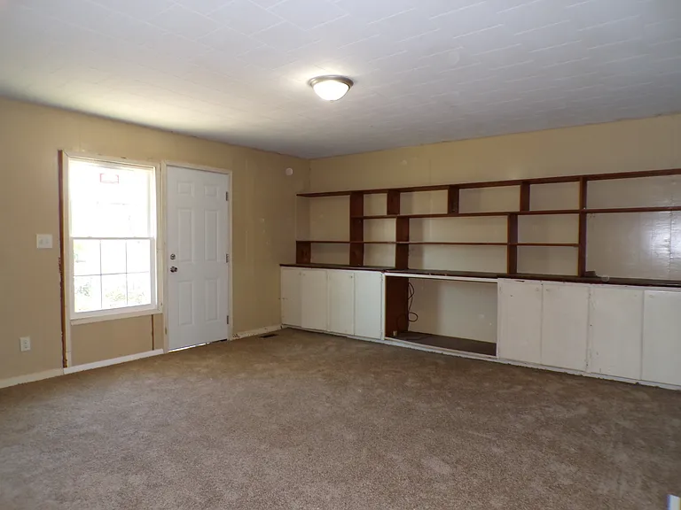 5709 Court H — Photo 14