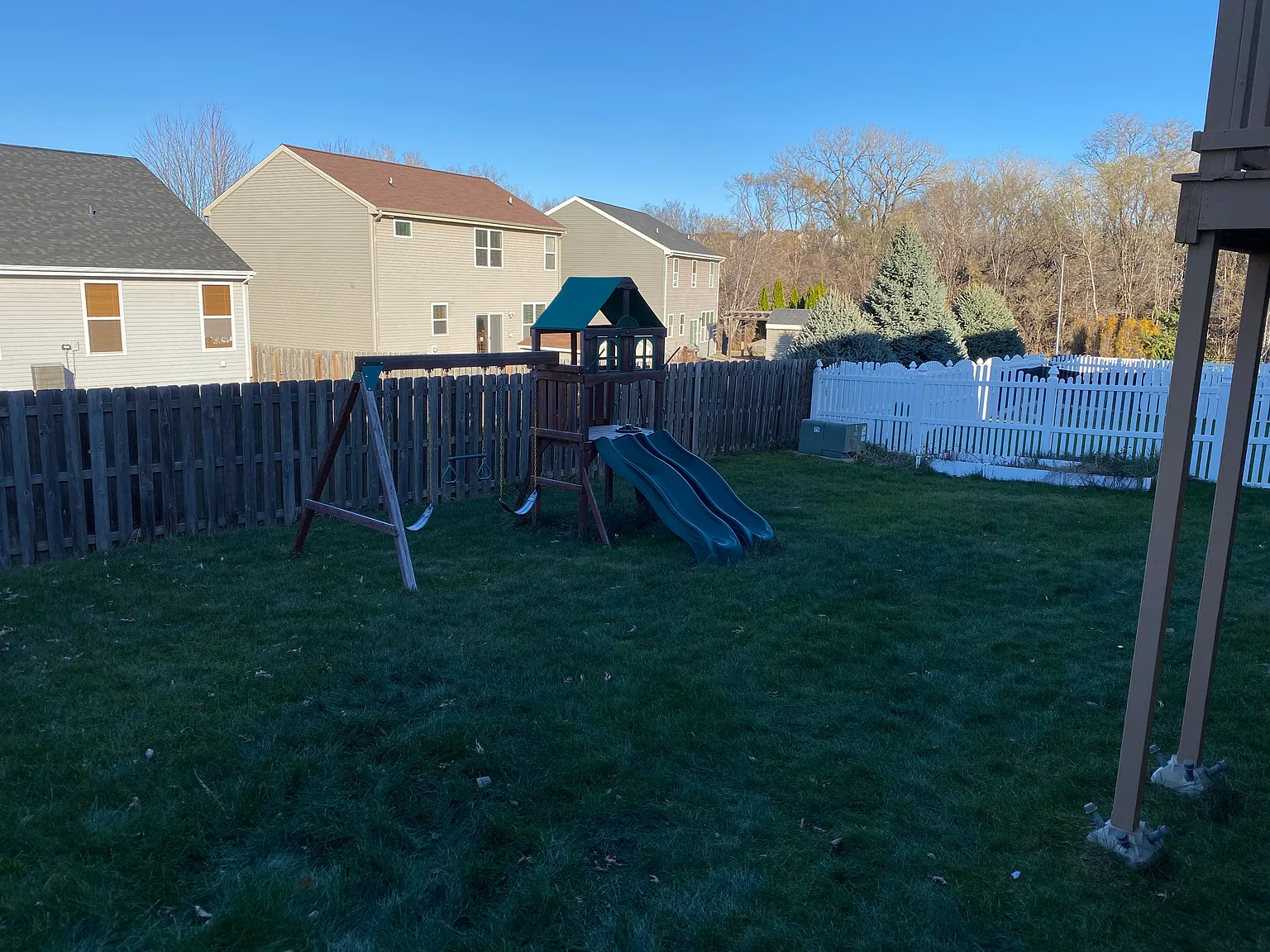 4 bed, 2251 sqft, $2,450 — Photo 2