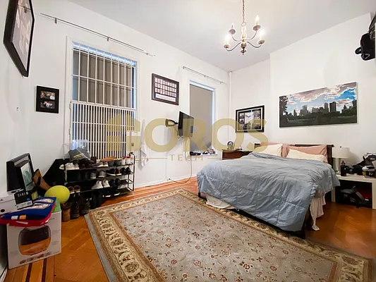 Rented by City Connections Realty | media 4