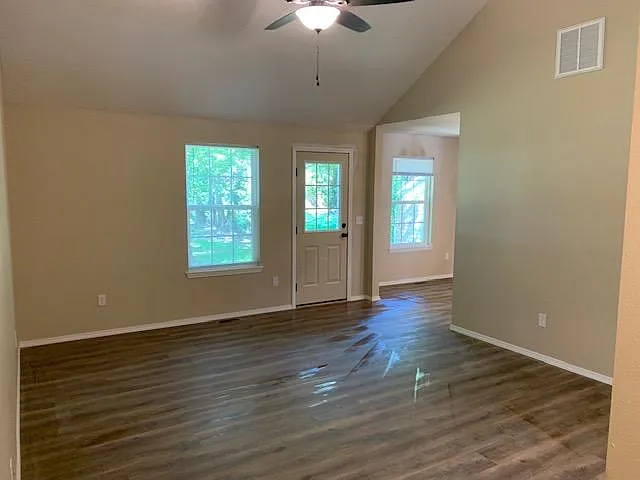 1207 N Fremont Ave — Photo 6