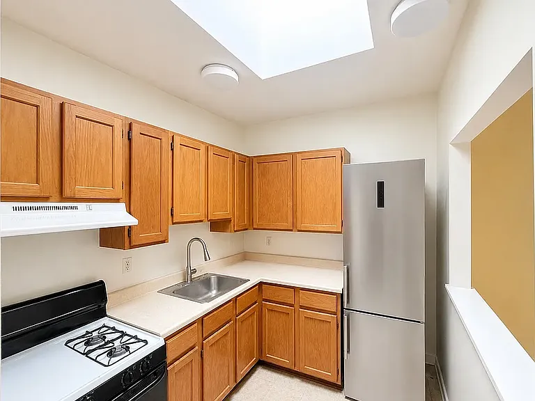 466 W 141st St #3 — Photo 3