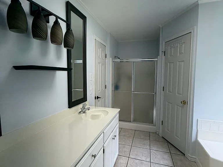 204 Rock Ridge Cir — Photo 8
