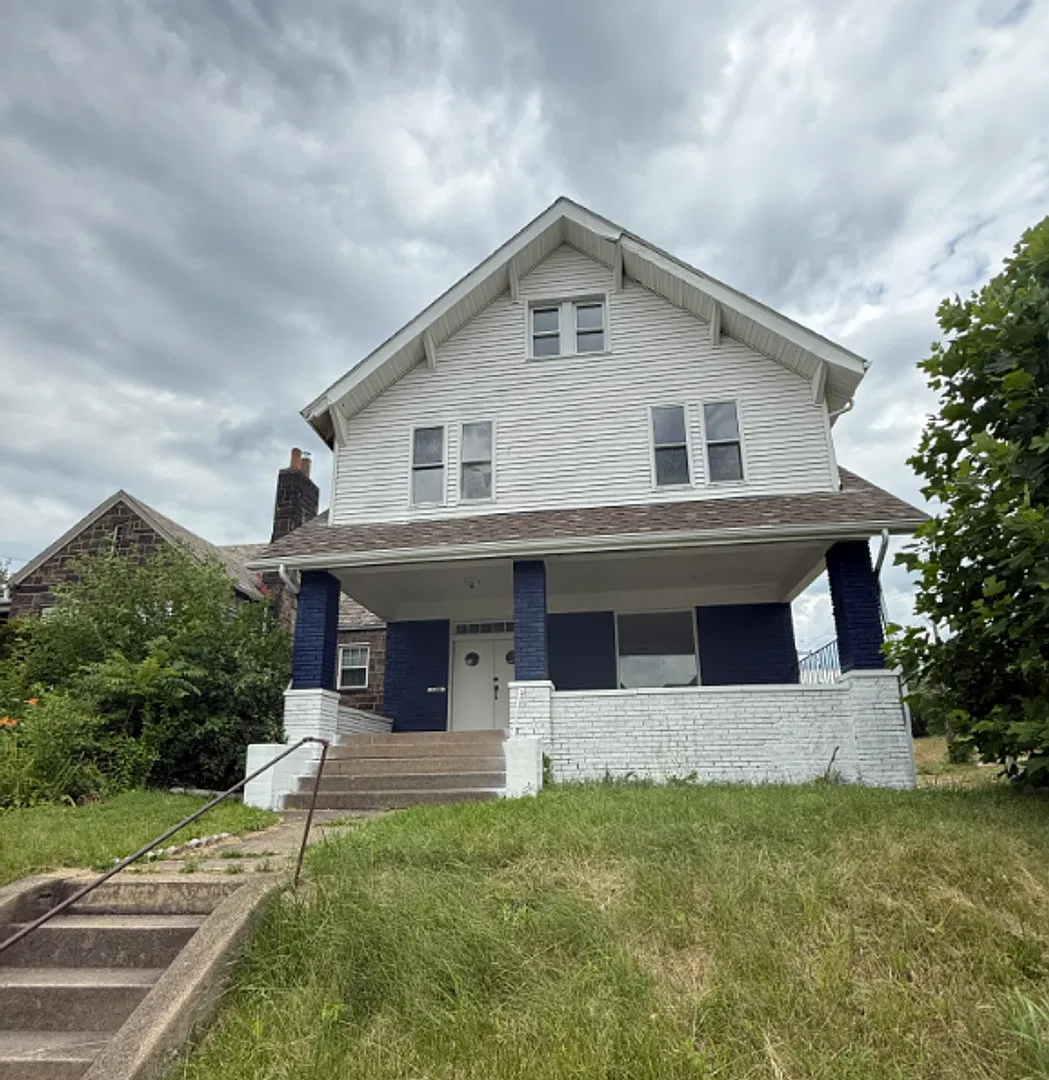 Giant, Newly Renovated Home in New Kensington! — Photo 1